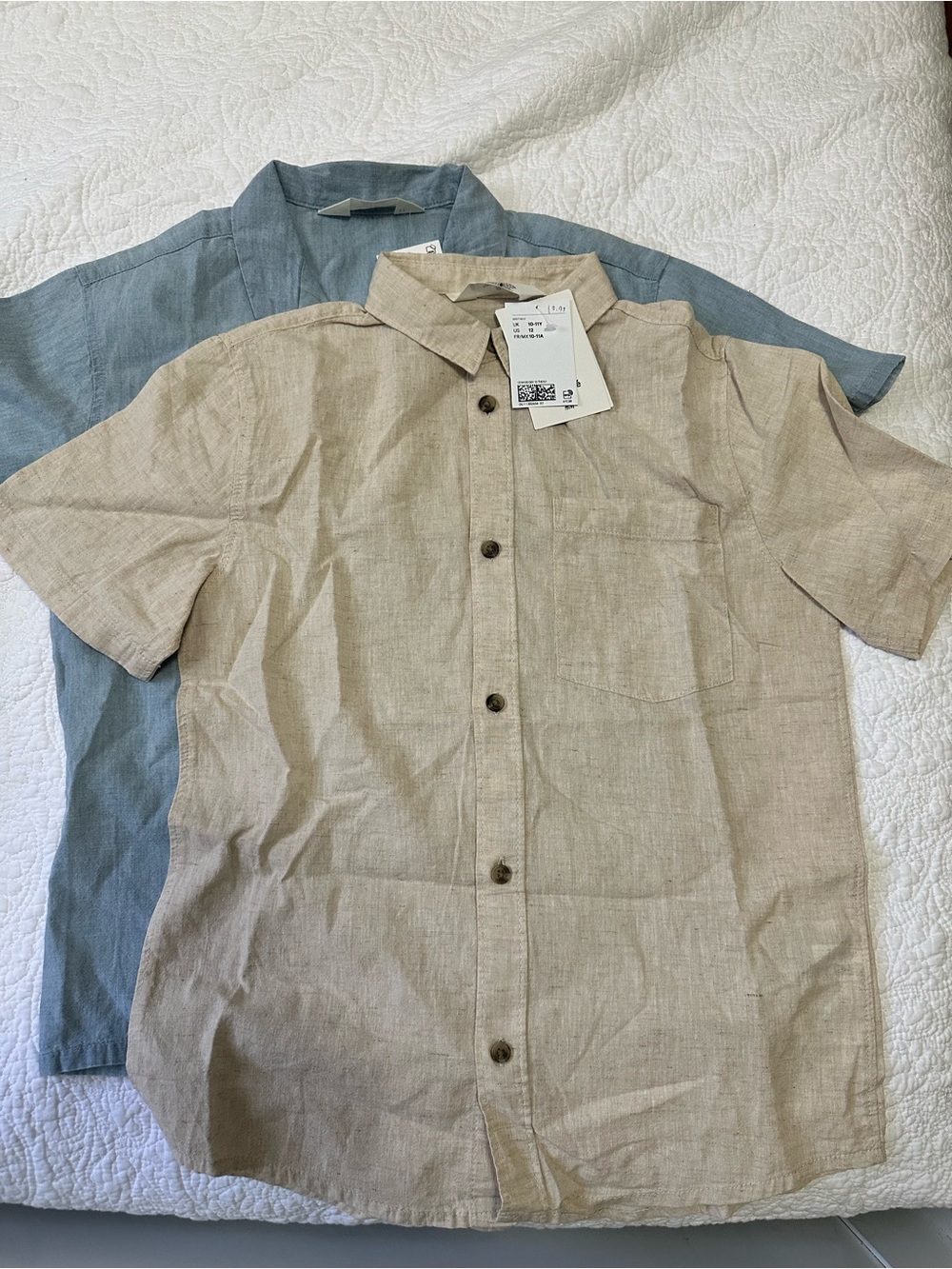 H&M Kids Short-Sleeve Button-Down Shirt in Beige and Blue